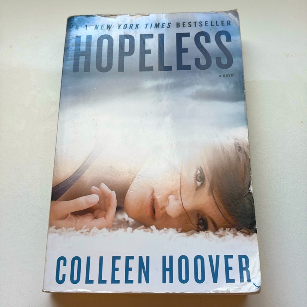 Hopeless by Colleen hoover